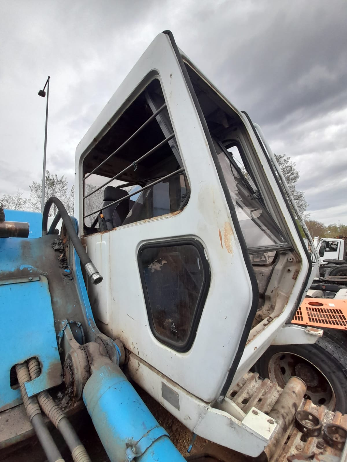 Fiat-Hitachi FH300