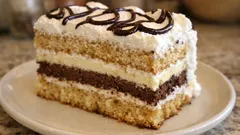 Torta da cerimonia per 50 persone: pan di Spagna in teglia e doppia crema