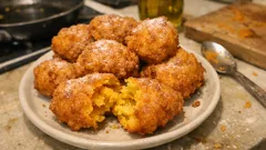 Frittelle di zucca soffici e veloci: dorate fuori, morbide dentro (con zucca grattugiata)