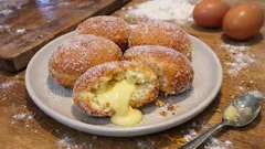 Bomboloni soffici alla crema: la ricetta di casa con lievitazione e frittura leggera