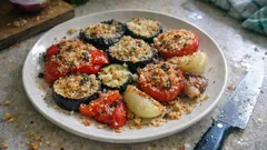 Verdure gratinate al forno: croccanti sopra, morbide dentro (pronte in 20 minuti)