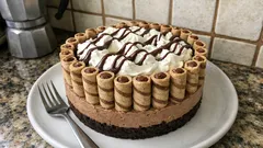 Torta fredda Nutella e panna senza forno: mousse cremosa e bordo di wafer in poche mosse