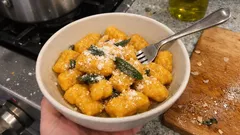 Gnocchi di zucca fatti in casa: soffici e leggeri, con la farina dosata nel modo giusto