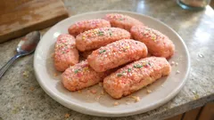 Biscotti all’alchermes: frollini rosa, friabili e profumati, pronti in pochi minuti