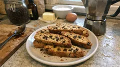 Biscotti al caffè con gocce di cioccolato: profumati e pronti in 20 minuti