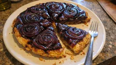 Tarte tatin di cipolle all’aceto: la torta salata rovesciata che fa scena