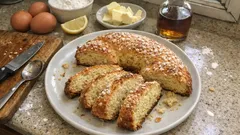 Ciambella romagnola al Vin Santo: morbida dentro e croccante fuori, perfetta a colazione