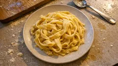 Pasta fresca senza uova: impasto di semola, acqua e olio che si stende benissimo