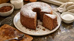 Chiffon cake al cioccolato: alta e soffice, con albumi montati e cottura perfetta