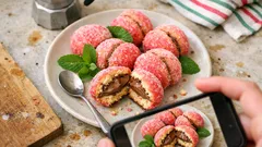 Pesche dolci in friggitrice ad aria: morbide, farcite alla nocciola e pronte in poco tempo