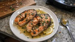 Salmone per cena: 3 ricette facili (forno con patate, vapore e padella al limone)