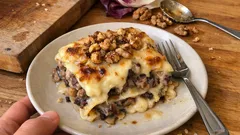 Menù di Natale 2024 completo: antipasti, lasagne al radicchio, arrosto ripieno e casetta