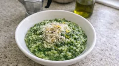 Risotto al cavolo nero cremoso: la ricetta di stagione che viene sempre bene